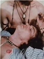 Robert Having His Nipple Pierced在线观看